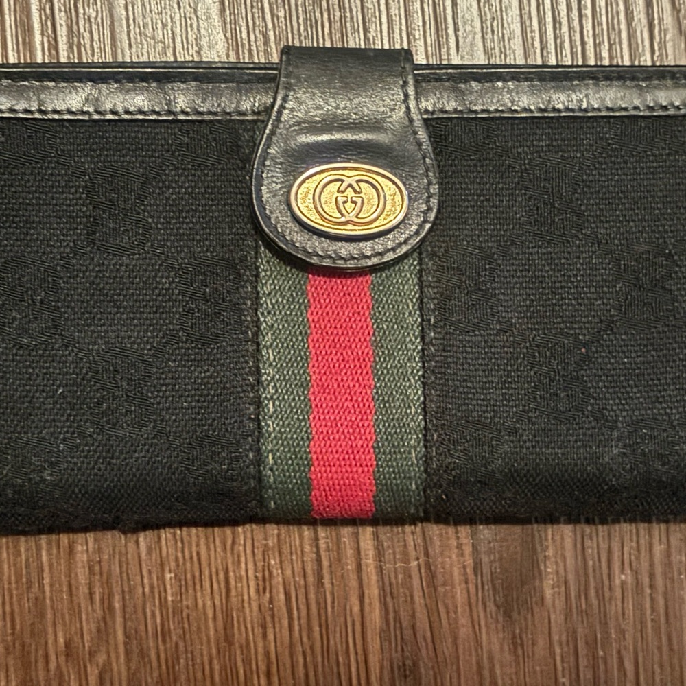 GUCCI GG Monogram Black Leather Coated Canvas Red Green Bifold Wallet Vintage